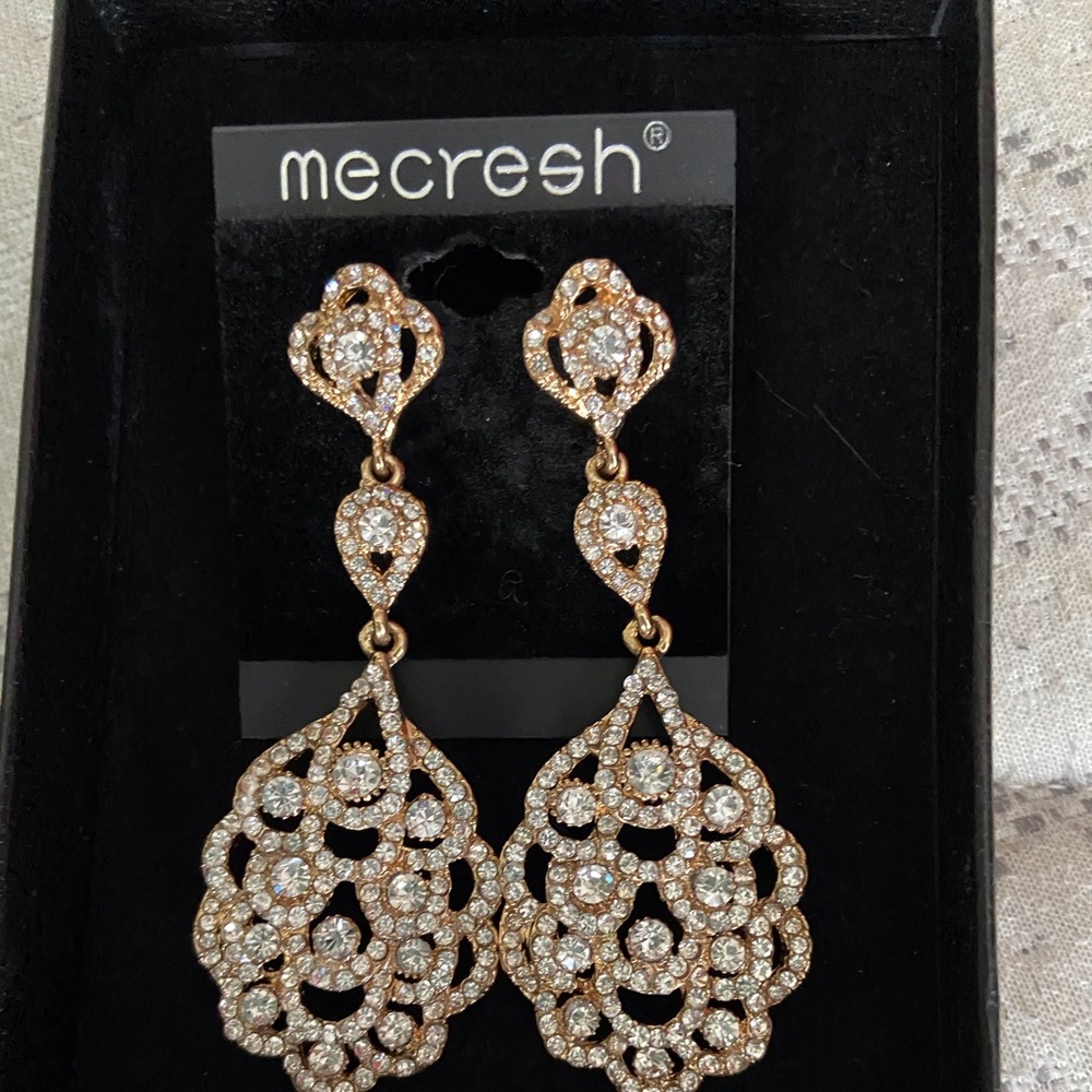 Beautiful gold and diamond fashion earrings
